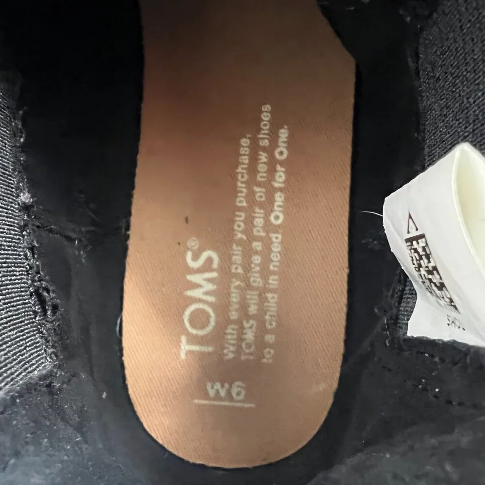 Toms Ella Black Velvet Pull On Ankle Boots, Size 6